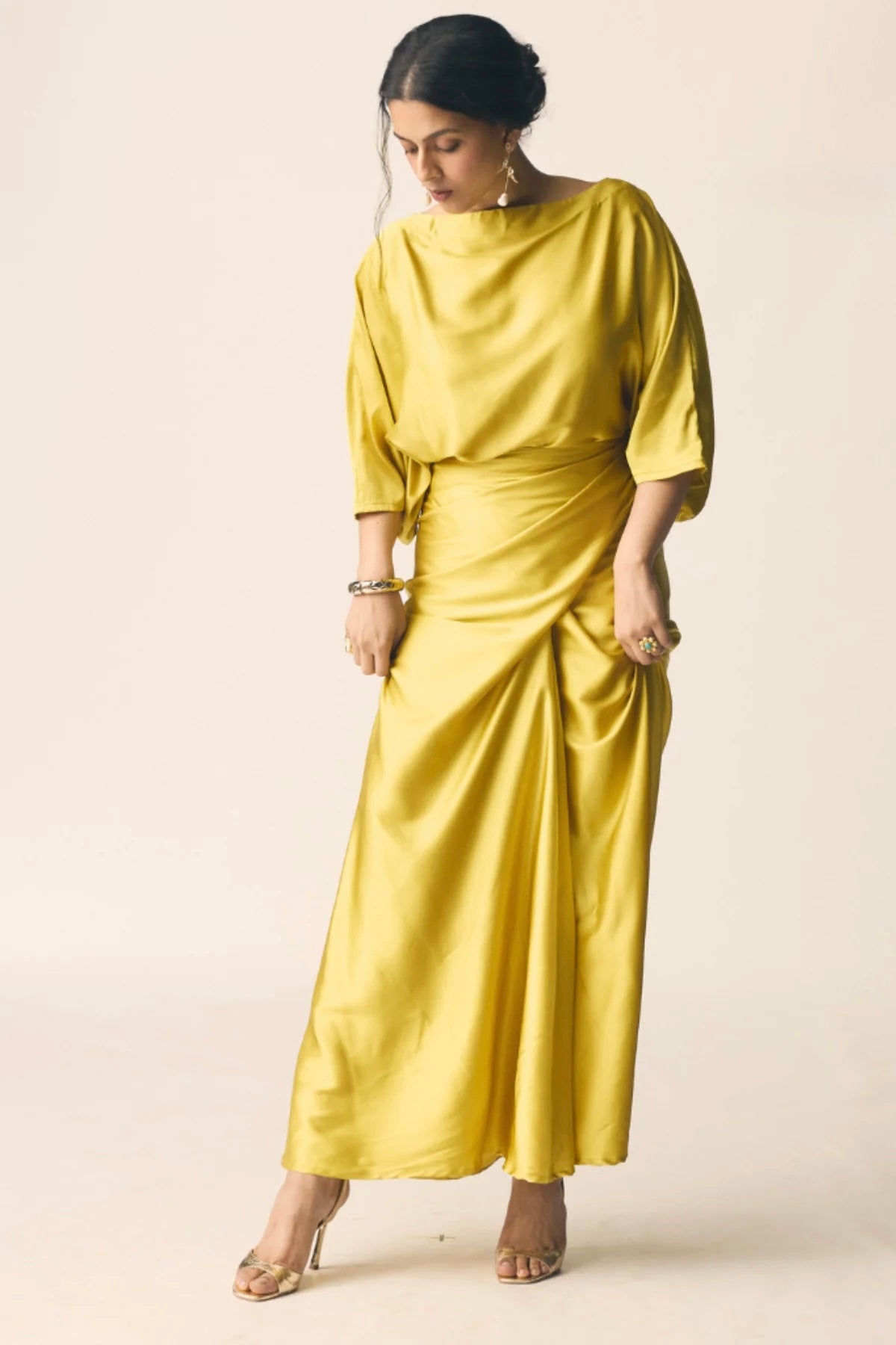 Mor Set Kesar Yellow Satin