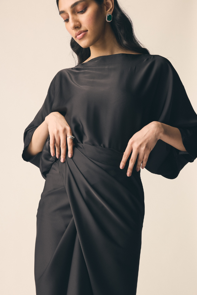 Mor Set in Black Satin