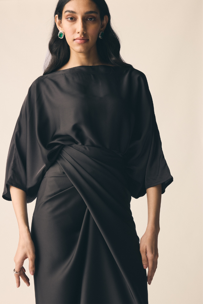 Mor Set in Black Satin