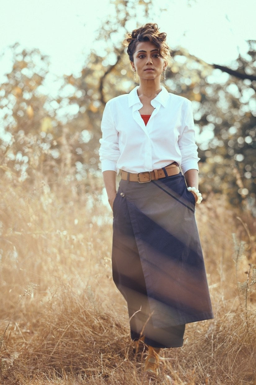 Lina Pants in Navy Blue