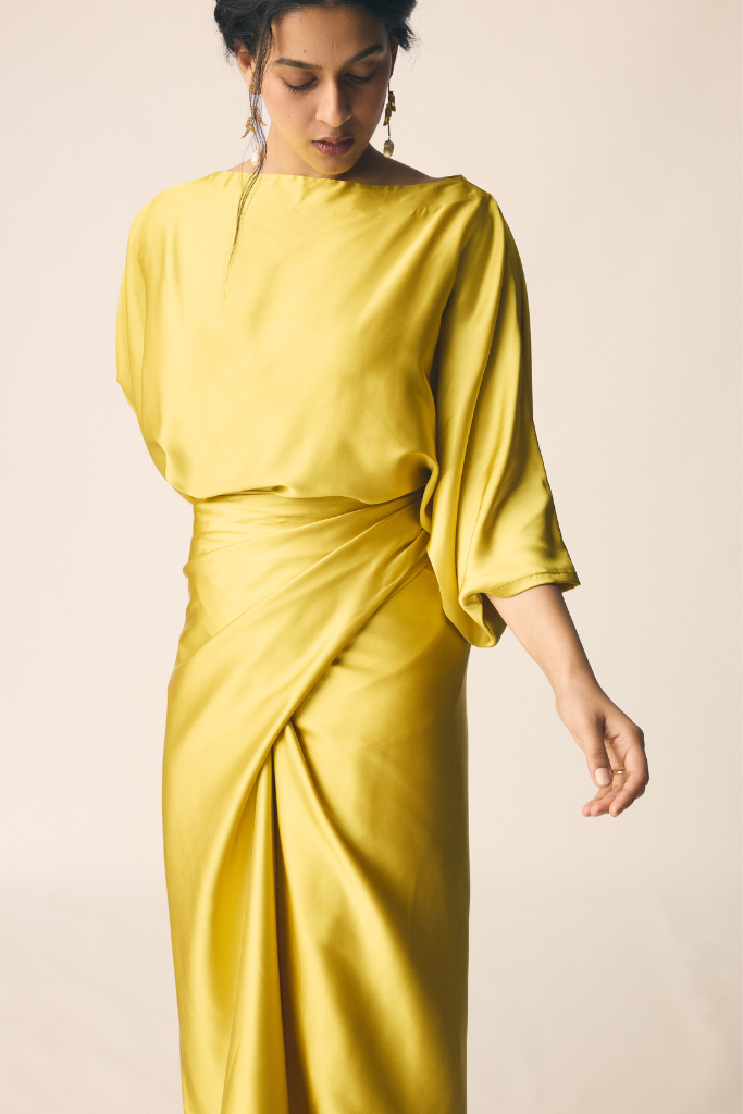 Mor Set Kesar Yellow Satin