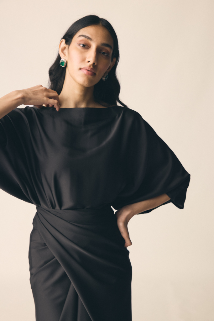 Mor Set in Black Satin