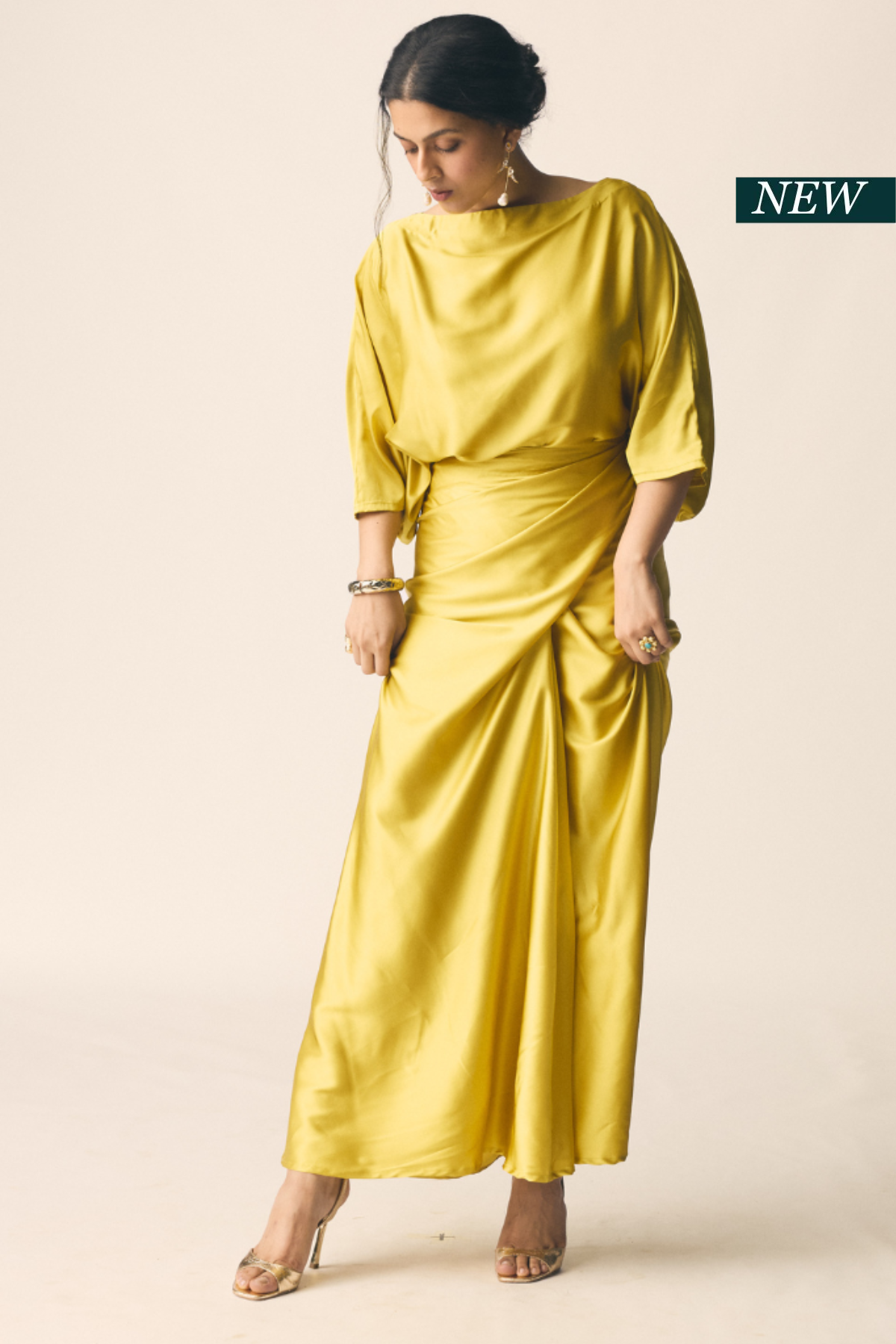 Mor Set Kesar Yellow Satin